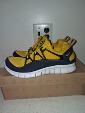 SIZE 8 , 9.5W- NIKE FREE