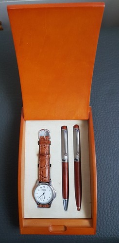 Fountain pen watch set in - &,