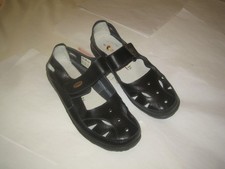 Ladies shoes ‘ Coolers ‘ – size 5 – black – good condition