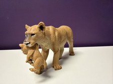 Safari Ltd Lioness with Cub