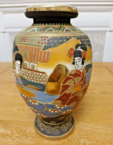 Large antique satsuma - large, moriage