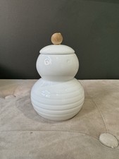 White porcelain bee-shaped