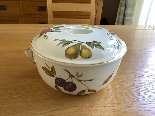 Royal worcester evesham gold - worcester,