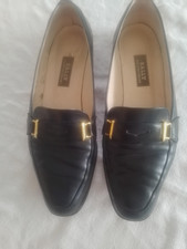 Bally Switzerland Ladies slip on leather shoe in Navy, size 7E in good condition