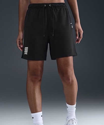 Nike everyone watches women - everyone,