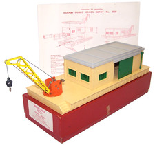 EXCELLENT 1960 RED BOXED HORNBY DUBLO 5020 GOODS DEPOT KIT & 1575/6 LIGHTING KIT