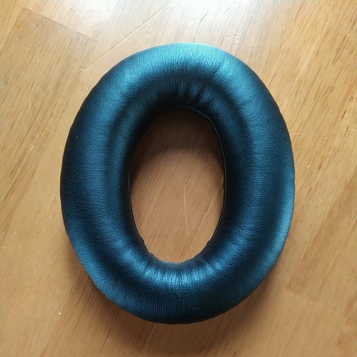 Ear cushion pad - ear,