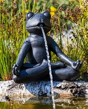 POND SPITTER YOGA FROG GARDEN