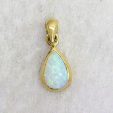 14k 14ct Yellow Gold Pear Opal Pendant