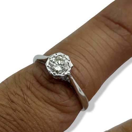 Gold diamond ring - -,