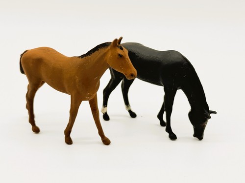 1930s britains grazing horse - grazing,