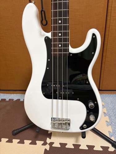 Fender made japan - made,