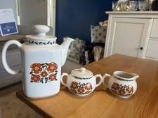 Taunton Vale Tea Pot Milk Jug