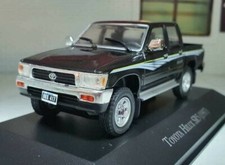 1:43 Toyota Hilux SR5 Double