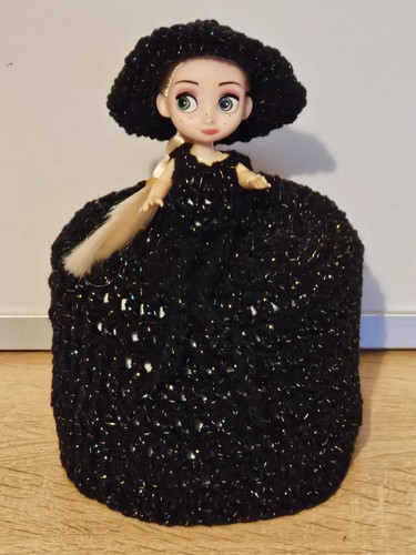New style toilet roll doll - style,