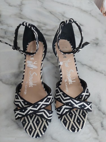Black white geometric - white,