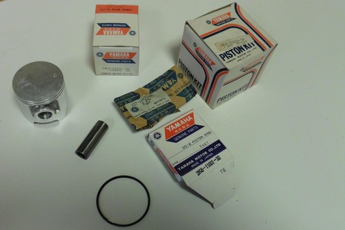 Piston with rings - with,
