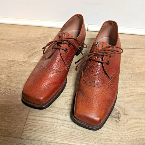 Hutton northampton brown - of,