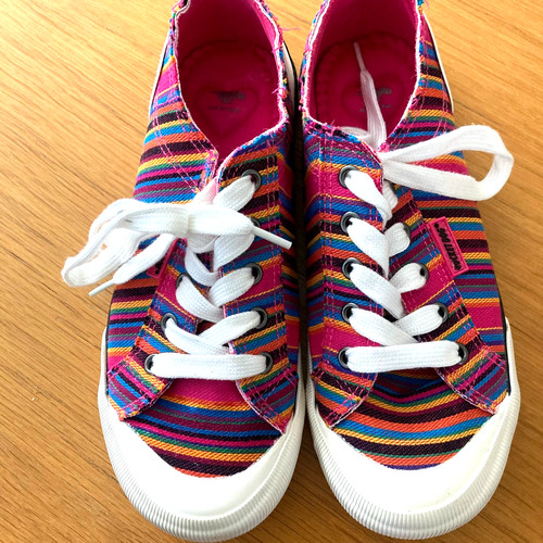Ladies canvas size - 5, rocket