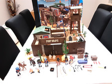 Playmobil Western 5245 Fort Brave - nearly complete + extras