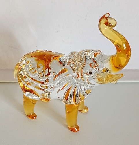 Unmarked amber clear art - amber, &