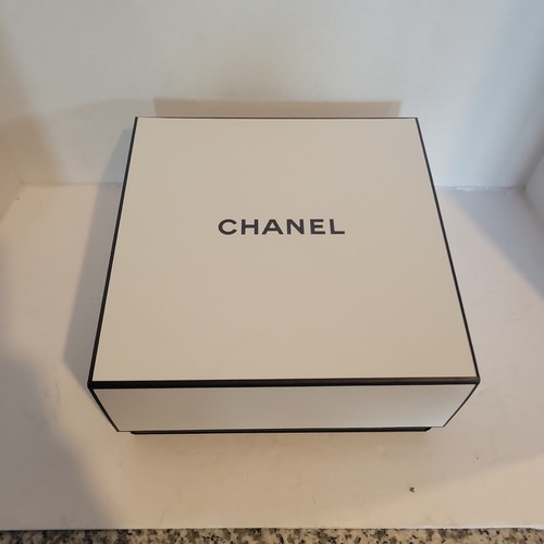 Authentic chanel gift - authentic,