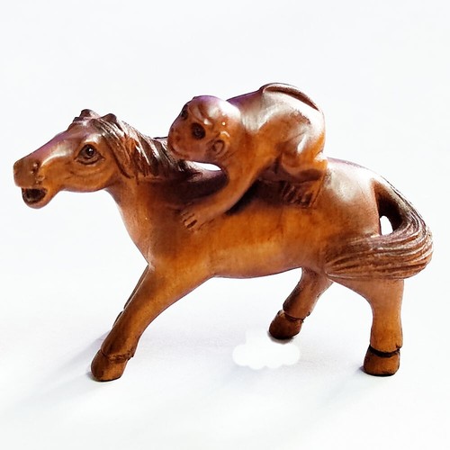M8796 hand carved - -,
