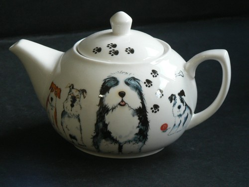 One cup teapot dogs - one,