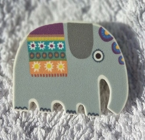 Pin badge grey elephant - badge,
