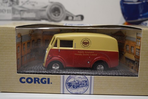 Corgi classics morris - j2, van