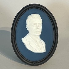 WEDGWOOD BERT BENTLEY /HARRY BARNARD TRI COLOUR JASPER PORTAIT MEDALLION ORLANDO