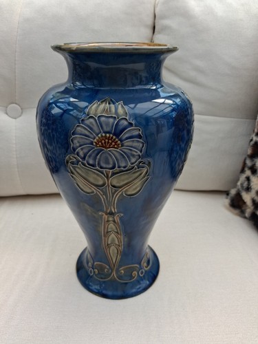 Royal doulton vase 7115 - royal,