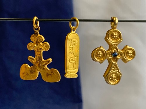 Vtg museum style pendant - vtg,