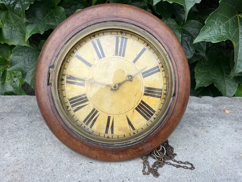 Antique wag clock - ,, only.