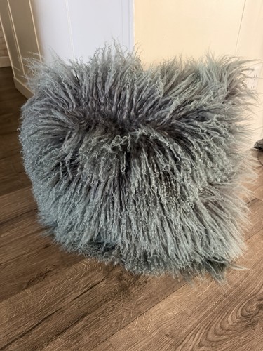 Fur throw pillow mongolian - fur, 90%