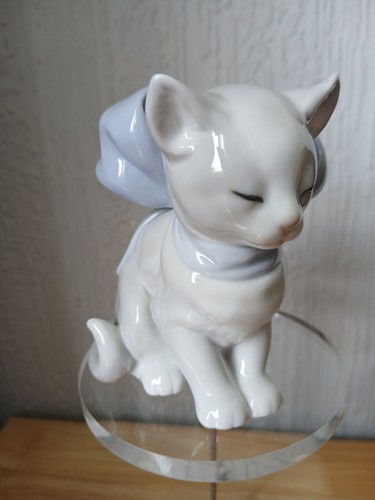Lladro nao ceramic pottery - ceramic/pottery, cat