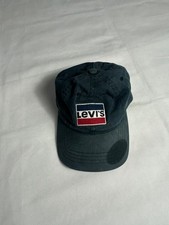 Levi’s navy snap back cap