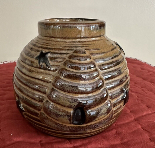 Honey and primitives bee - and,