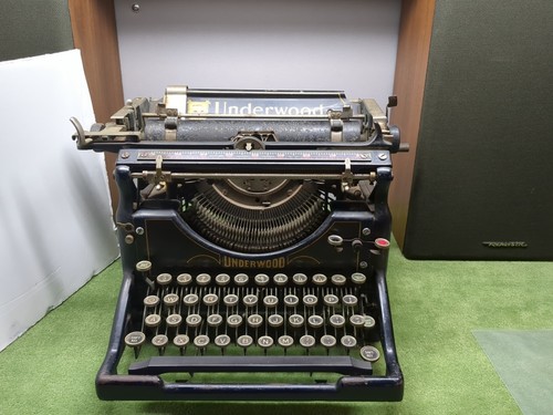 Underwood vintage typewriter - underwood,