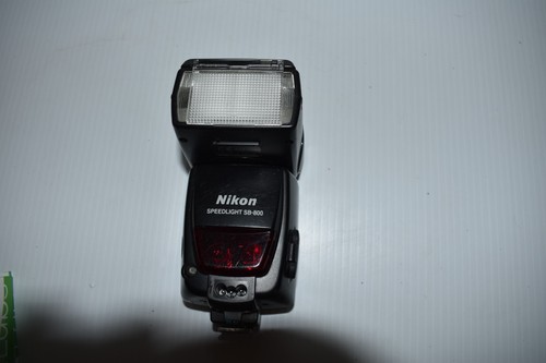 Nikon 800 speedlight flash - nikon,