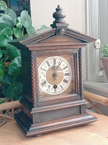 Antique mantle clock - clock, or