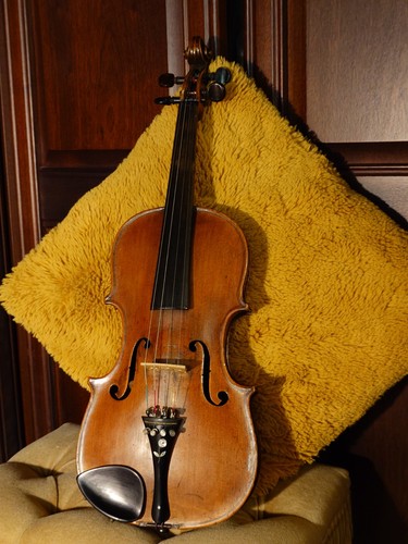 Lovely antique hopf violin - lovely,