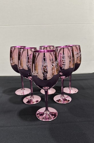 Moet chandon champagne - chandon,