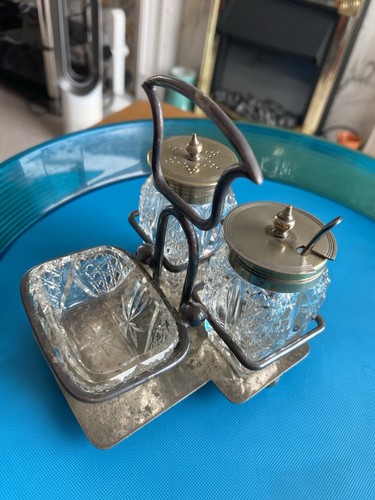 Epns cruet with pepper - cruet,
