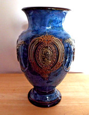 LARGE ANTIQUE ROYAL DOULTON DECORATIVE VASE
