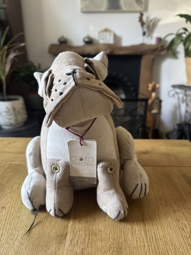 Dora designs bulldog - dora,