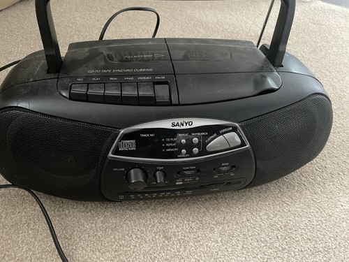Sanyo radio cassette - radio,
