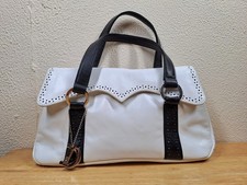 Dents 1777 Vintage White Faux