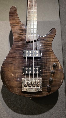 Ibanez srx500 electric bass - electric,