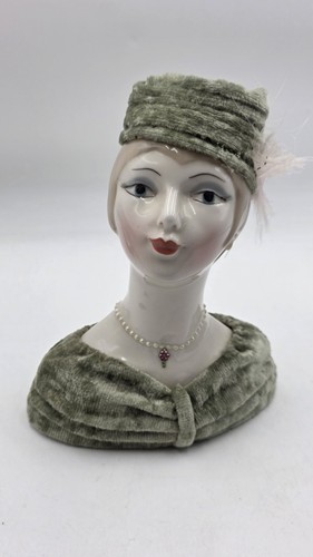 Vtg porcelain bust - porcelain, statuette
